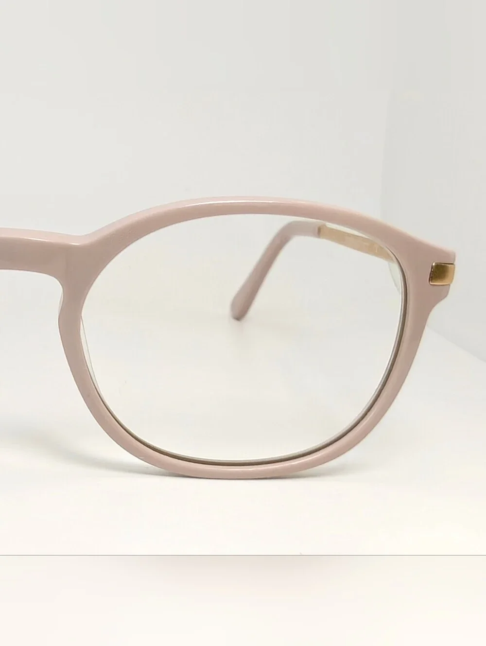 New Bedford. Nude. Women's Neutral Beige Gold Round Frame Glasses.